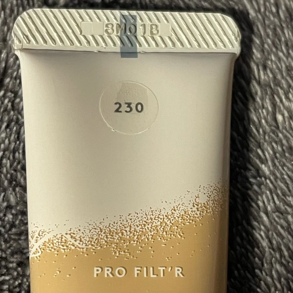 Fenty 230 Pro Filt’r Hydrating Longwear Foundation